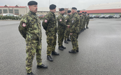 Gratulace velitele příslušníkům jmenovaným do vyšší hodnosti